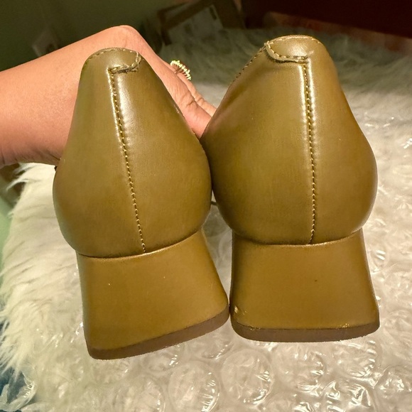 Stylish Charles & Keith Shoes - Picture 5 of 11